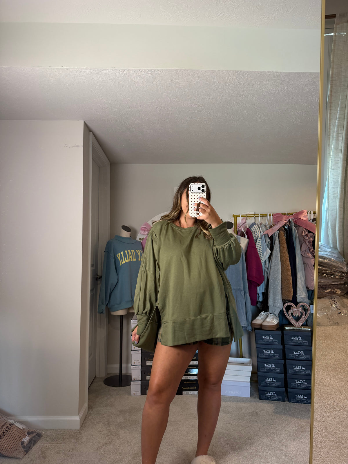 OLIVE OVERSIZED PULLOVER