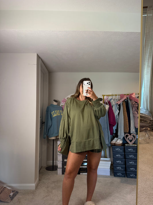 OLIVE OVERSIZED PULLOVER