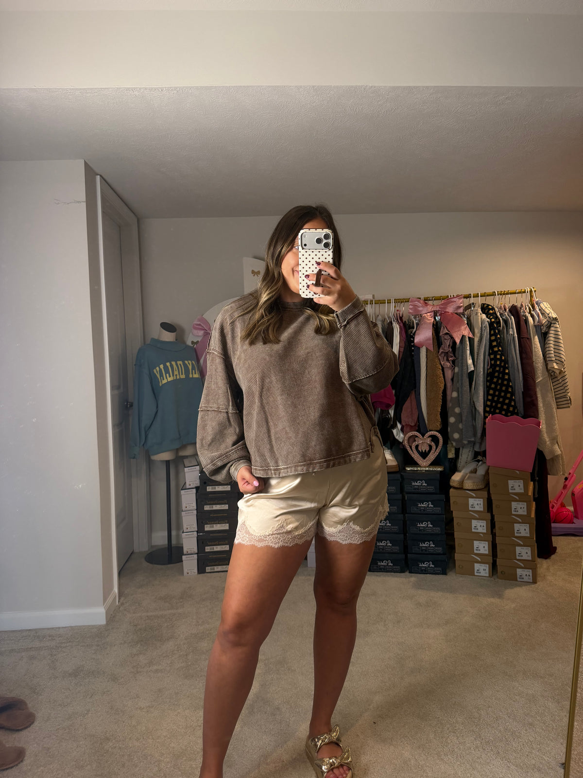 RIBBED BROWN PULLOVER