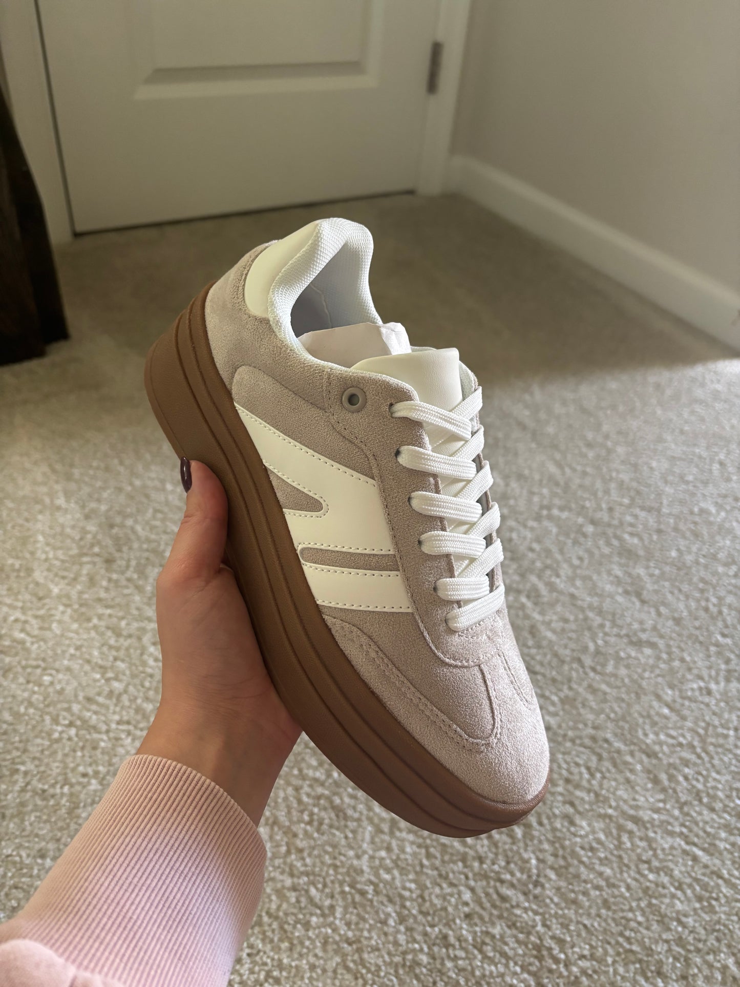 Platform Beige/White Sneakers