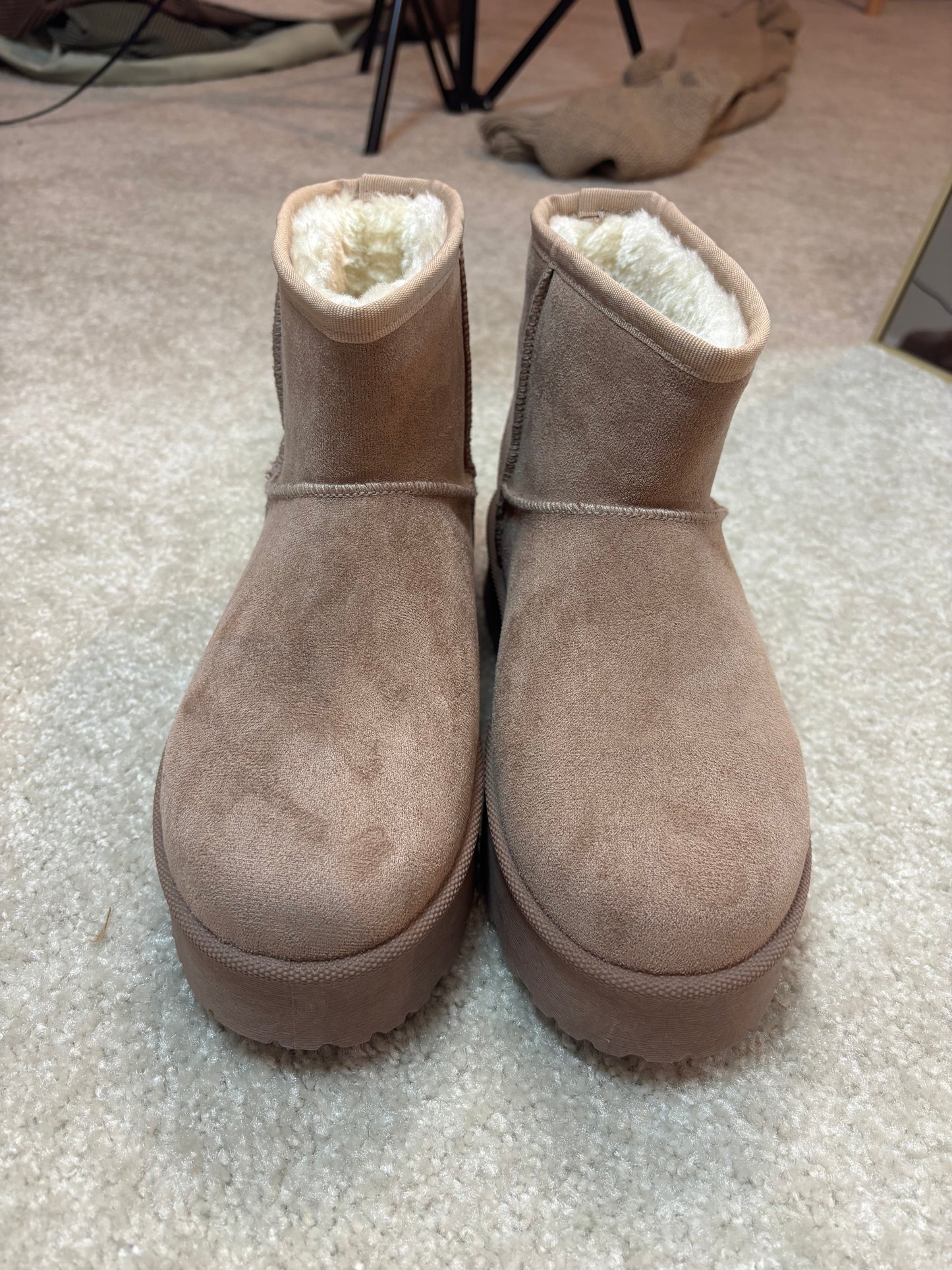 BF DOORBUSTER: PLATFORM TAUPE BOOTS