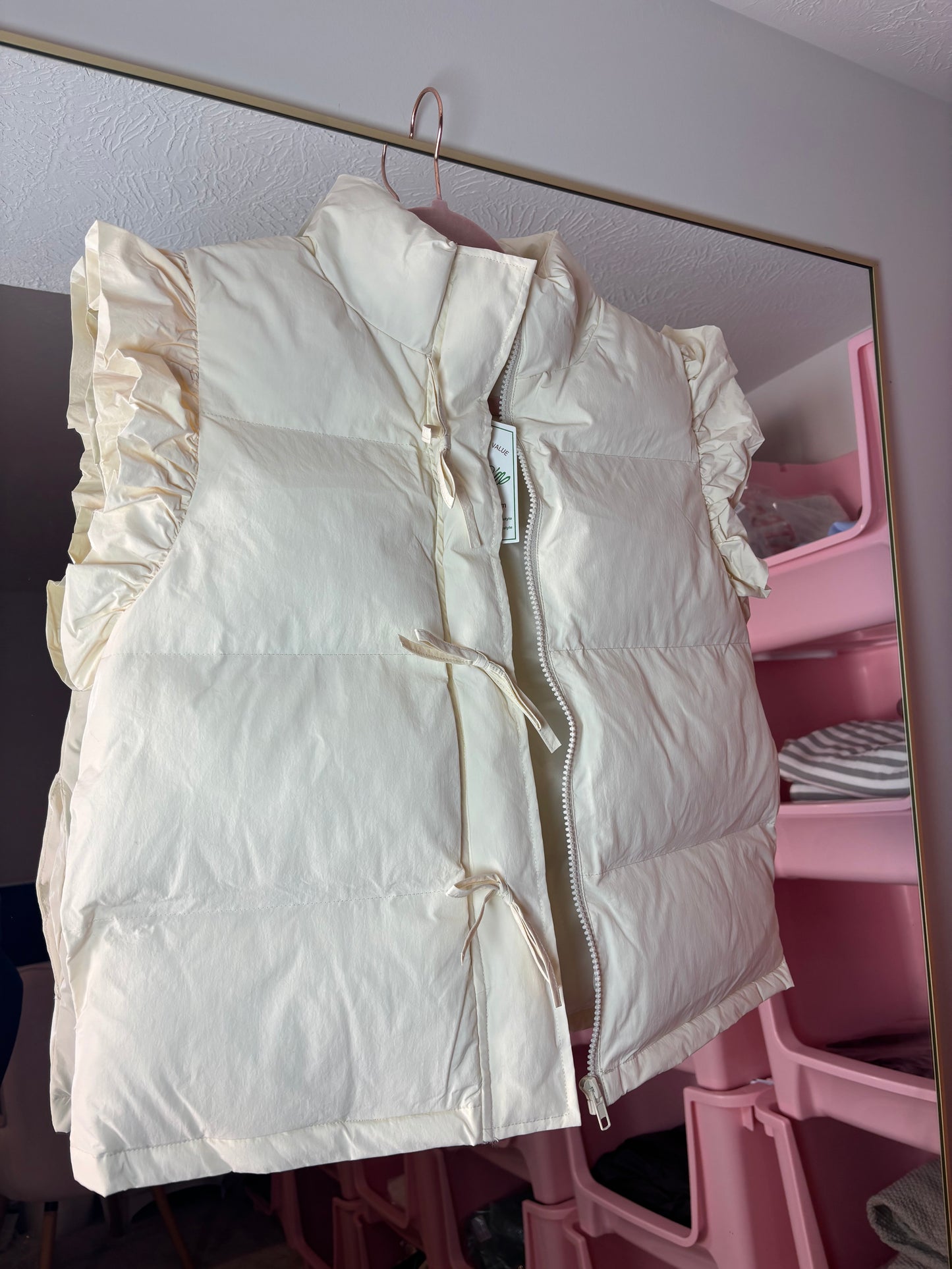 BF DOORBUSTER: CREAM BOW/RUFFLE CROP VEST